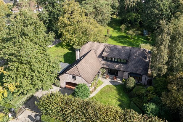 Karaktervolle villa op domein (ca.6.228 m²) nabij Zoerselbos