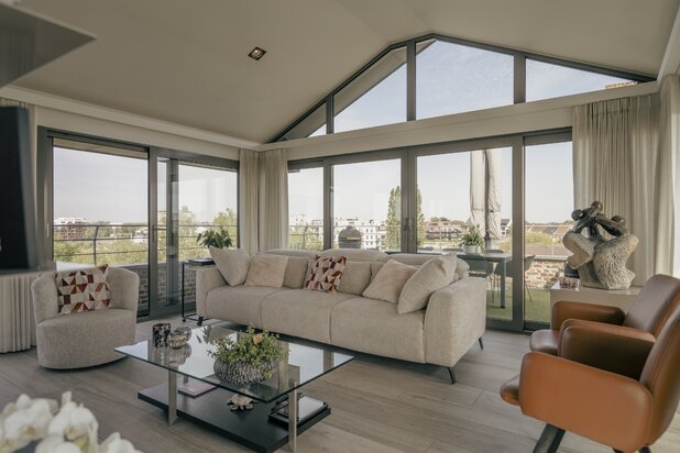 Unique penthouse with panoramic views over the River Lys in