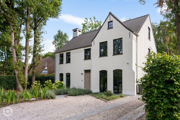 Luxe, energieneutrale villa met 5 slpkrs en prachtige tuin op top-locatie te Putte
