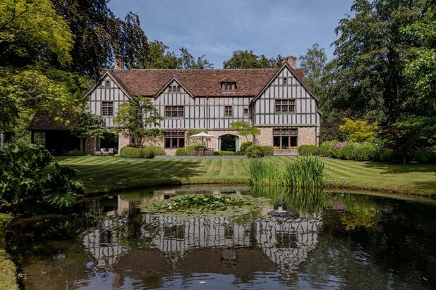 AN EXCEPTIONAL ENGLISH TUDOR RESIDENCE — SCHOTEN, ANTWERP