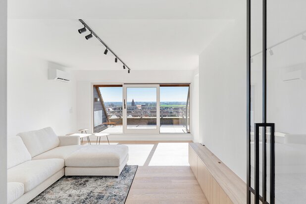Penthouse with 18m frontage and terrace in Duinbergen
