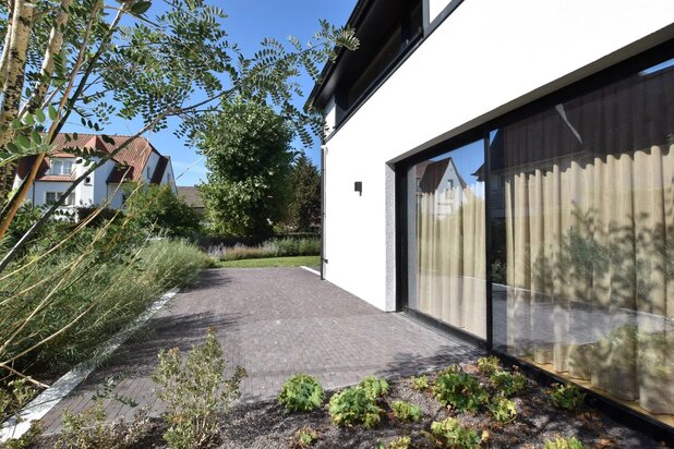 Charming renovated villa tucked away in a little path of the Zoute
