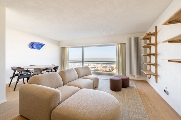 Exclusive: Beautifully Renovated Apartment with Direct Ocean Views