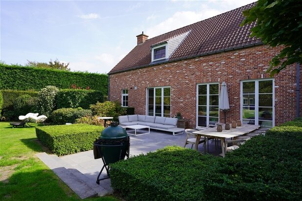 Totaal gerenoveerde eigendom op 1.245 m² nabij Kortrijk