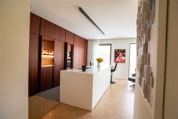 Park appartement met gemeenschappelijk zwembad en garage
