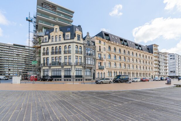 Belle-etage tweeslaapkamer appartement op de Zeedijk van Oostende