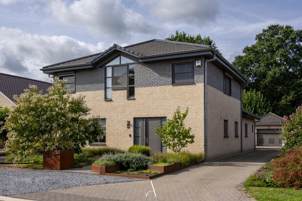 Ruime en energiezuinige villa met 4 slaapkamers op 763 m² in Molenbeersel