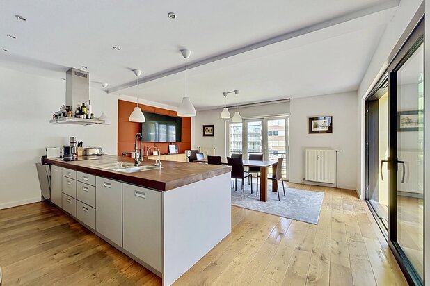 Spacieux appartement duplex avec terrasse à Bruxelles