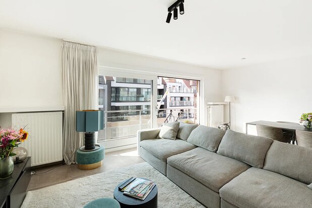 Breed en zonnig appartement van 114m² op een zucht van de Zeedijk in centrum Knokke - parkeerplaats aanwezig