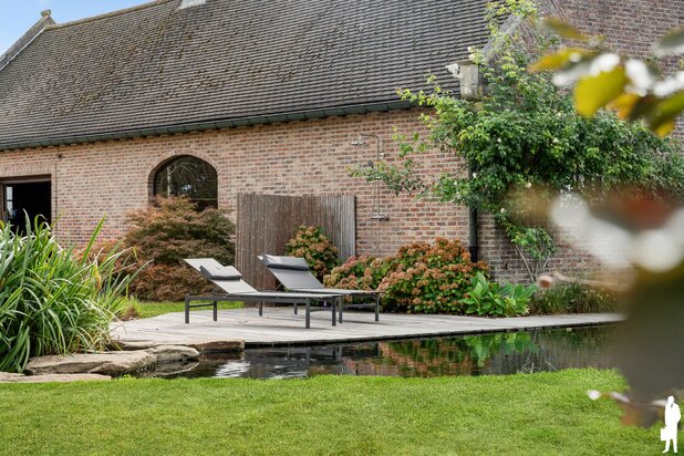 Exclusieve villa met praktijkruimte op domein van 1,4 ha