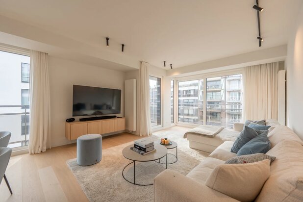 Magnifique appartement de 2 chambres entièrement rénové situé sur la Lippenslaan à Knokke.