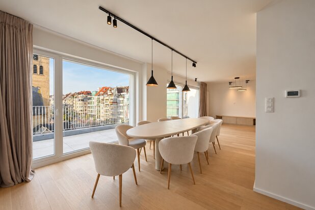 Penthouse à vendre plein sud avec une vue dégagée et terrasse