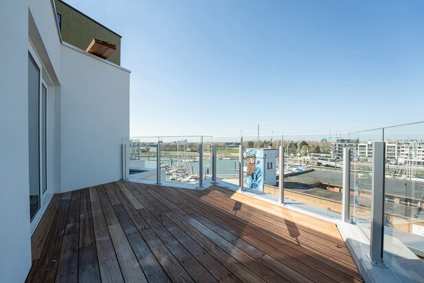 Afgewerkte penthouse met mooi zicht op de jachthaven