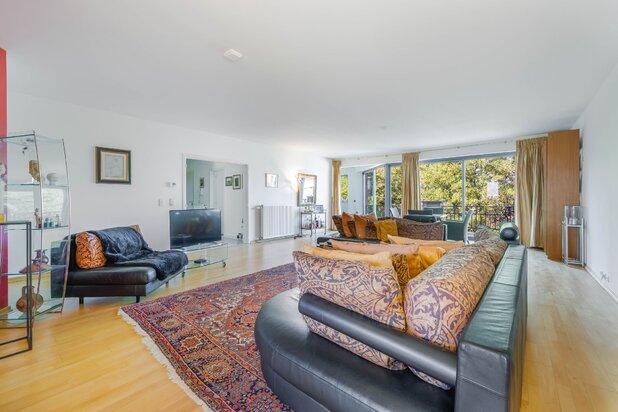 Duplex penthouse standing au calme entre Chatelain & Flagey