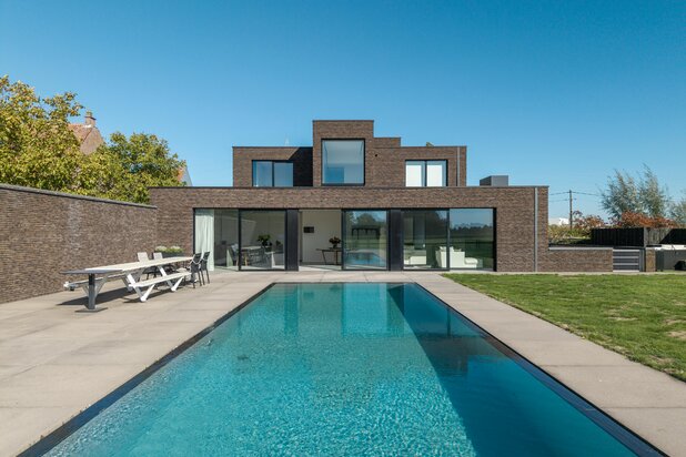 Exclusive villa with swimming pools, horse stables in Heule!