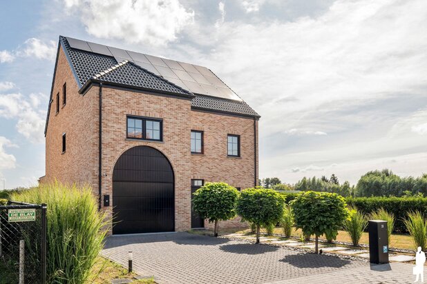 Unieke BEN-woning op ca. 5.766 m² + optioneel 2 ha weiland met stal in Elewijt.