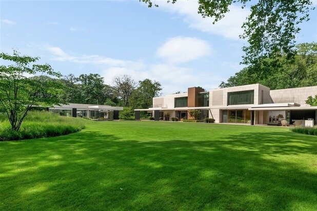 Internationale architectuur op een uitzonderlijke locatie in Brasschaat