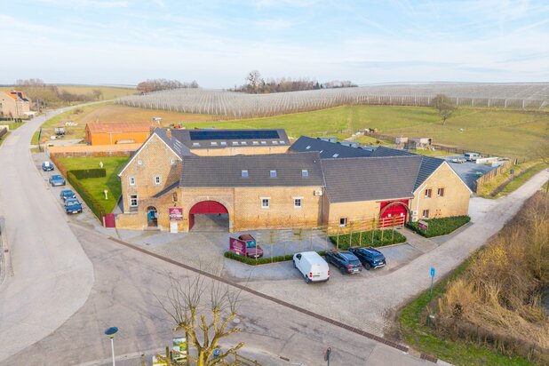 Prachtig gerenoveerde vierkantshoeve (B&B) met wellness te Heers