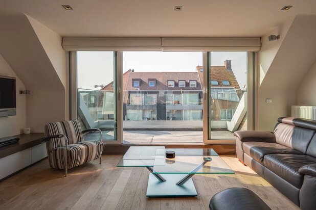 Duplex lumineux et spacieux avec 2 grandes terrasses ensoleillées à un souffle de la digue