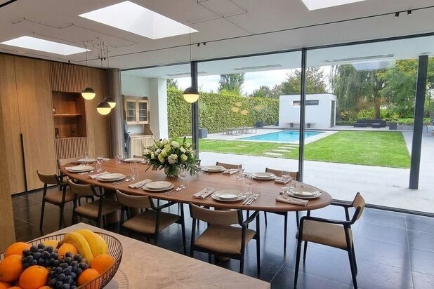 TOP-CLASS villa, QUIET location, panoramic views, SWIMMING POOL, lovely grounds covering 42 are (or more)