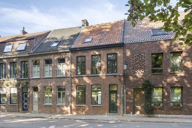 Kwalitatieve totaalrenovatie met zicht op de vesten