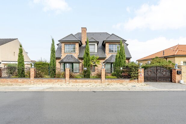 Uitzonderlijke instapklare woning met prachtige tuin