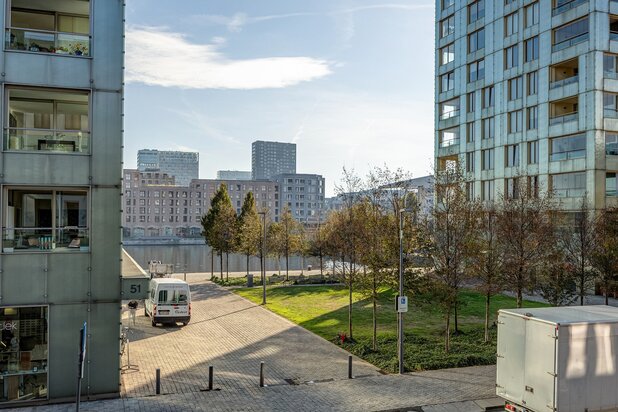 Royale en karaktervolle duplex van 148 m², 3 slpks, terras en zicht op het Kattendijkdok op ‘t Eilandje