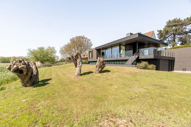 Luxueus gerenoveerde hoeve nabij het Oosthoekplein