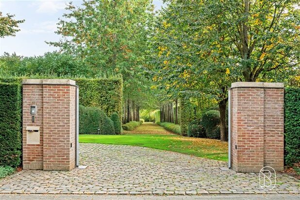Klassevilla op méér dan 1 hectare, met prachtig zicht!
