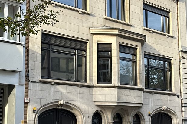 Riante herenwoning met grote inpandige garage! Harmoniewijk!