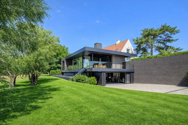 Uitzonderlijk,volledig gerenoveerde hoeve vlakbij het Zoute