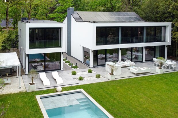 MINIMALISTISCHE VILLA