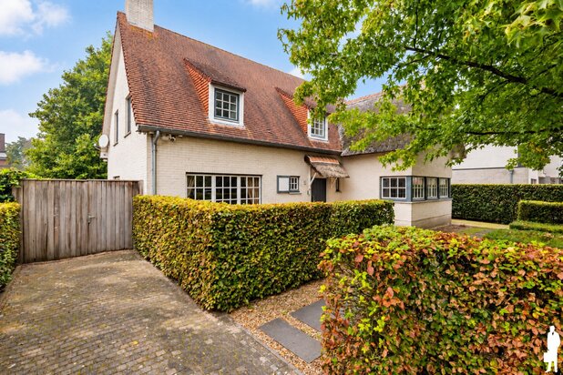 Knap afgewerkte villa op ca. 2.602m² grond, 4 slpk en 2 bdk, te Meersel-Dreef