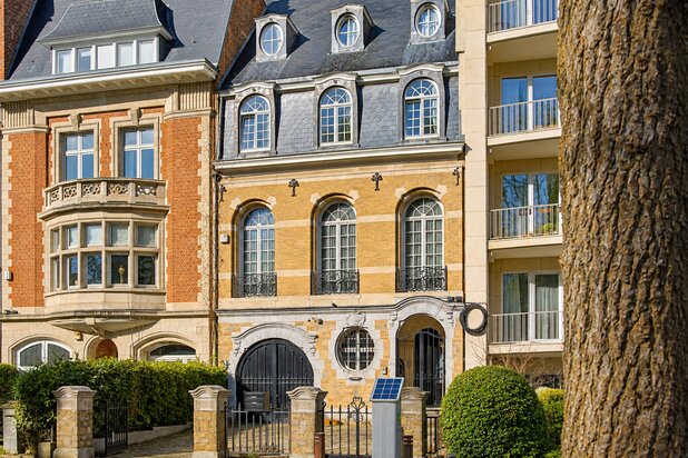 Karaktervolle herenwoning – ± 478 m² – 5 slaapkamers – tuin