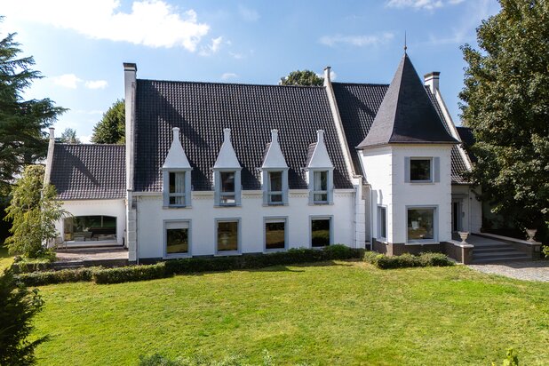 Halle - Karaktervolle villa in het private Vlieringenpark
