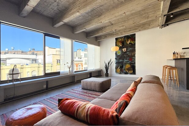 BRUSSEL SINT-KATELIJNE – Eerste bewoning – Gemeubeld appartement van 95 m², 1 slaapkamer – EPC B+