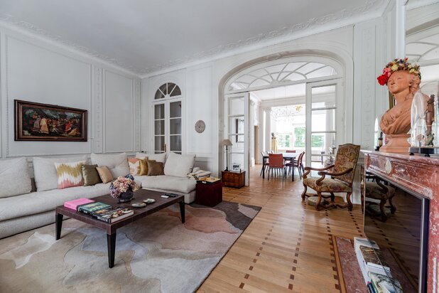 Place Brugmann - élégant hôtel de maitre - 540 m² ASCENSEUR