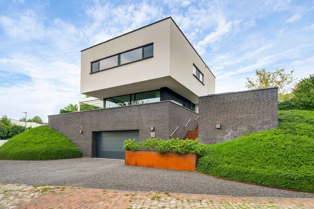 Villa te koop in NUTH met referentie 19812142684