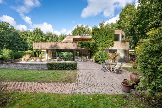 Karaktervolle villa naar ontwerp van Degeyter
