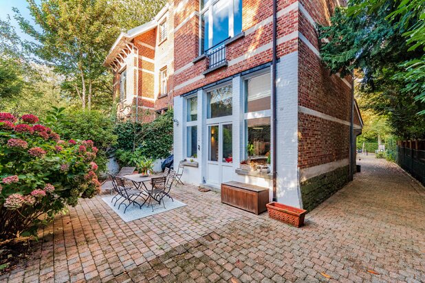 Elegante woning met drie gevels in het hart van wijk Hamoir