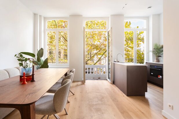 Smaakvol gerenoveerd 2-slpk appartement op ’t Zuid