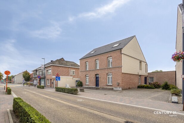 Woning met praktijk op toplocatie in centrum Begijnendijk