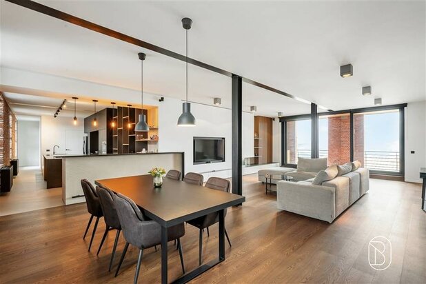 Exclusieve loft met ruim terras en zwemvijver in Gent