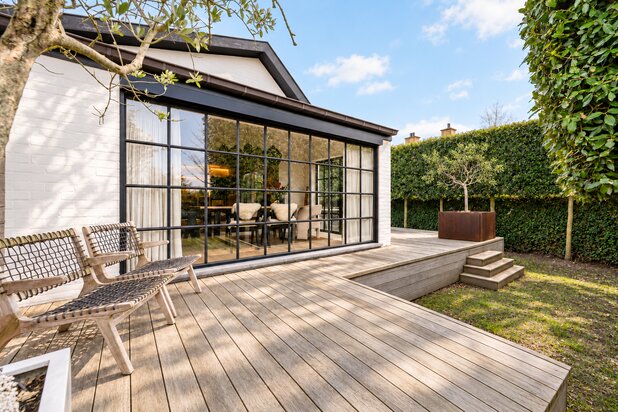 Stylishly renovated bungalow in residential neighborhood in Knokke