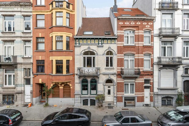 Stunning historic townhouse with a unique private pool for sale