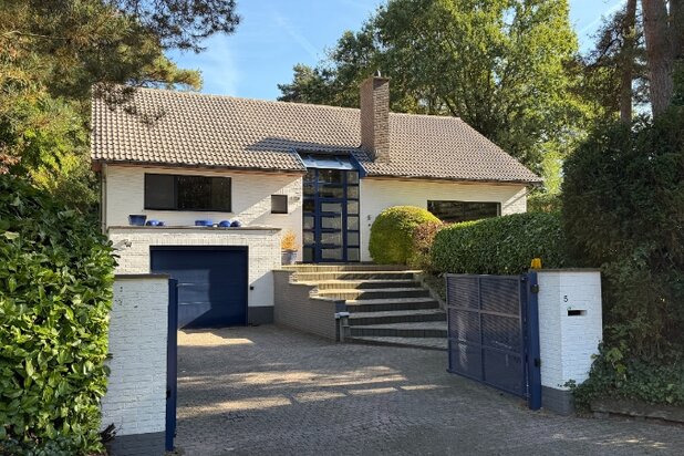 Villa op 28 are met mooie tuin