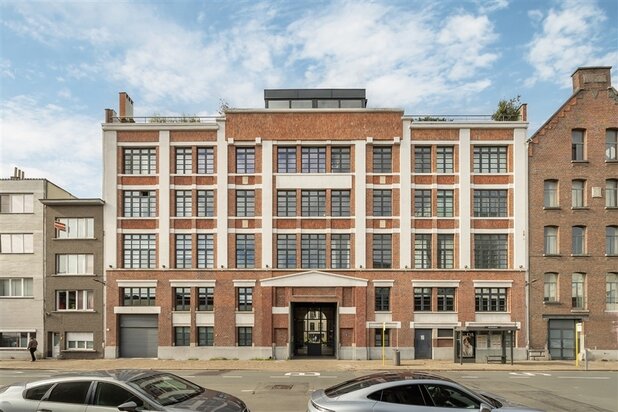 Eilandje | Loft industriel prêt à emménager avec terrasse + P