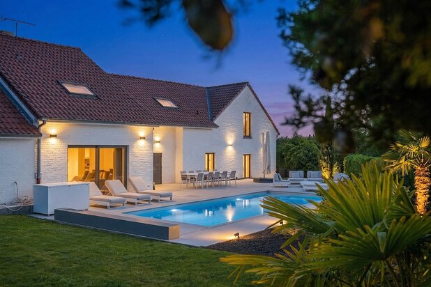 Prestigevilla midden in het landelijke groen