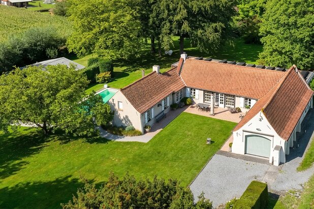 Charmante gelijkvloerse woning in een park van 5.000 m²