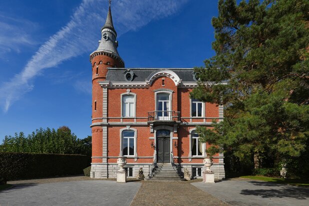 Élégante maison de maître au cœur d’un parc de 6340mc